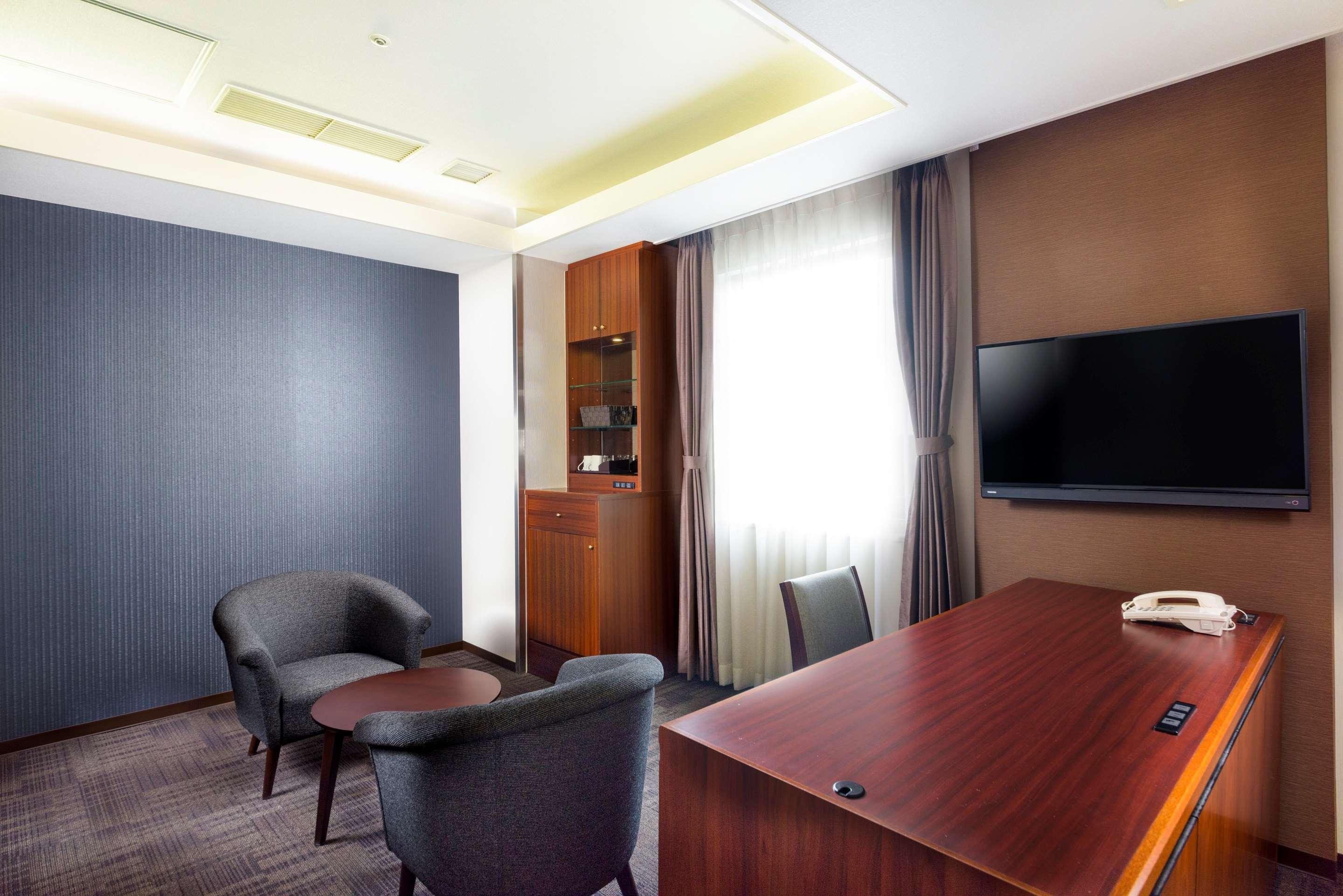 Surestay Plus Hotel By Best Western Shin-Ōsaka Eksteriør bilde