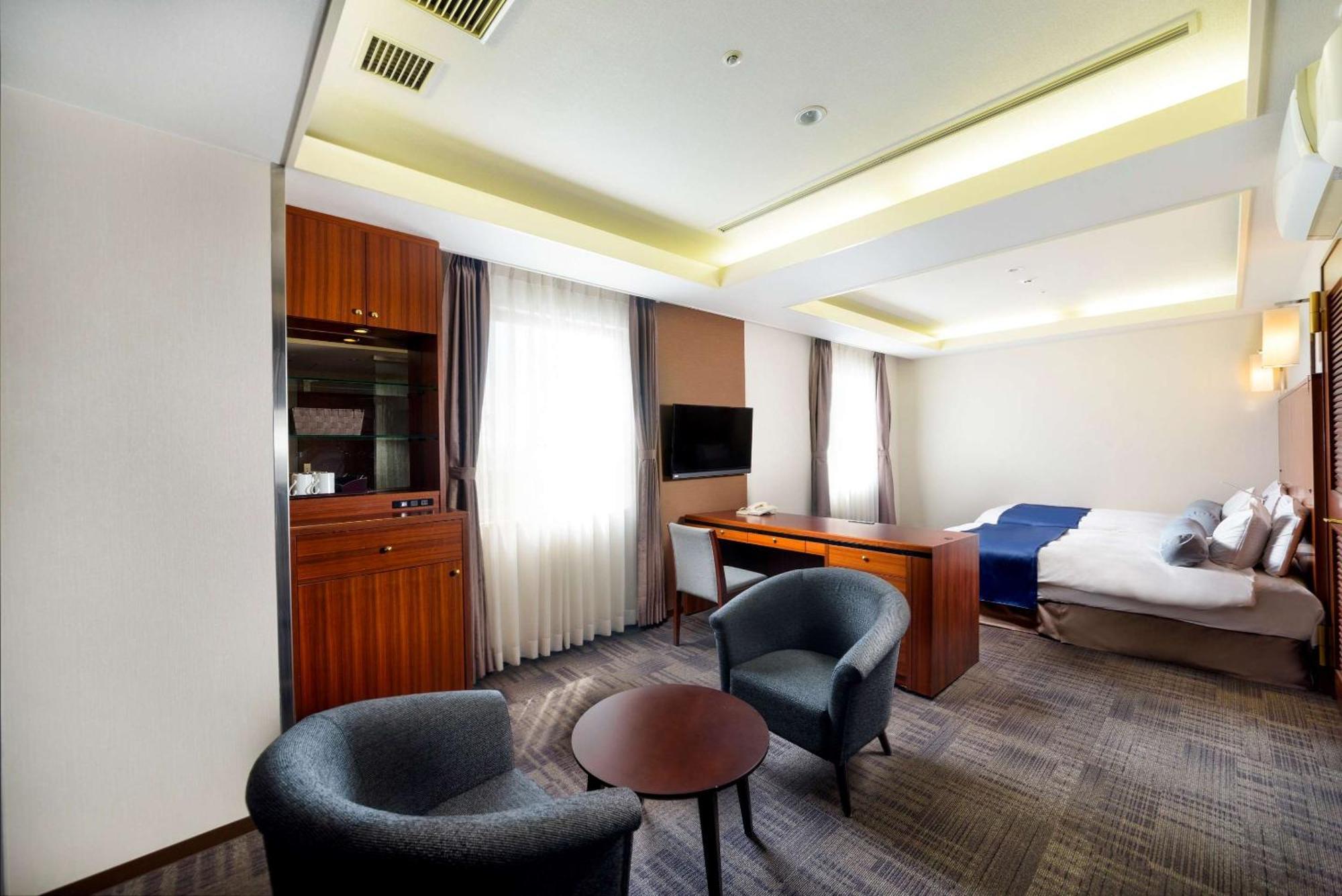 Surestay Plus Hotel By Best Western Shin-Ōsaka Eksteriør bilde